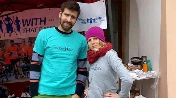 Běžci RWTTC s dětmi ve vozících na závodě